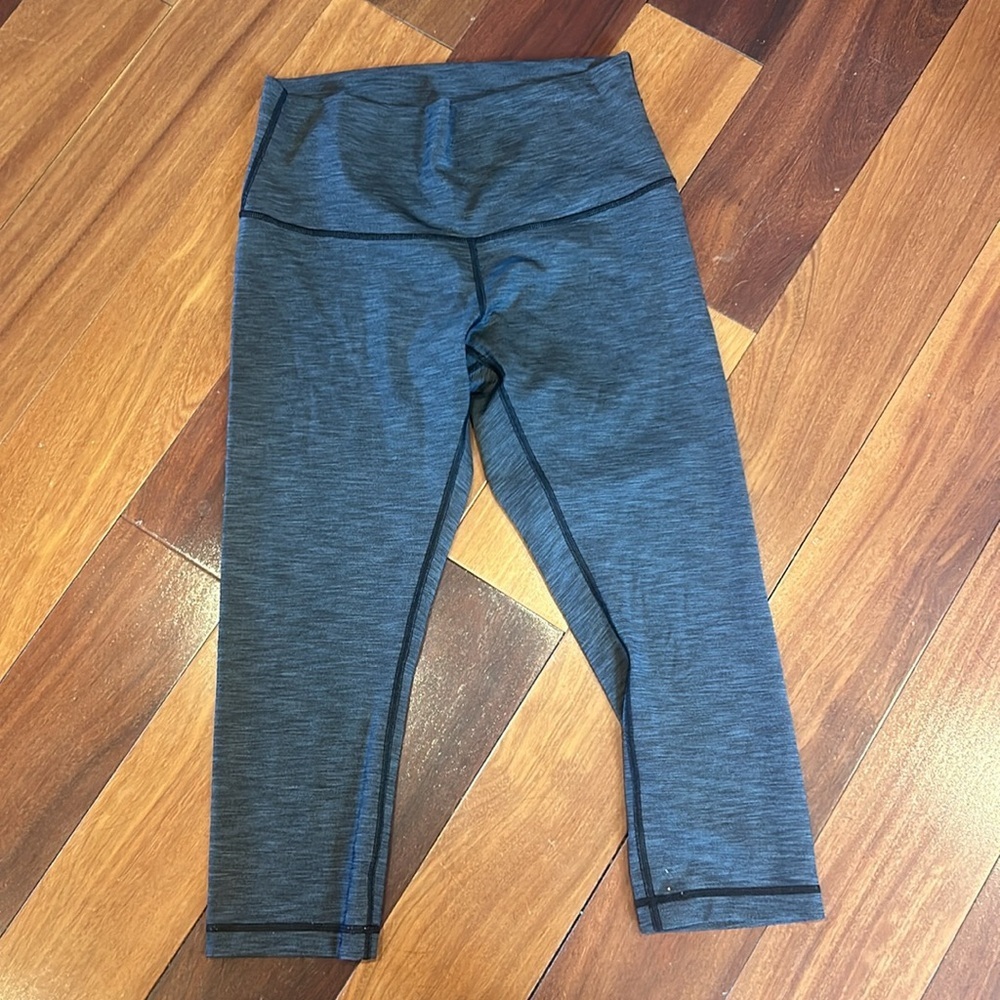 Lululemon Wunder Under High-Rise Crop 23" 
Space gray sz 12